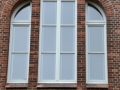 Meranti Holzfenster, Einbau in denkmalgeschützter Fassade