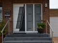 Meranti Haustür mit zwei festen Seitenelementen