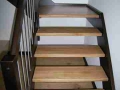 Holzwangentreppe mit auswelchselbaren Stufen